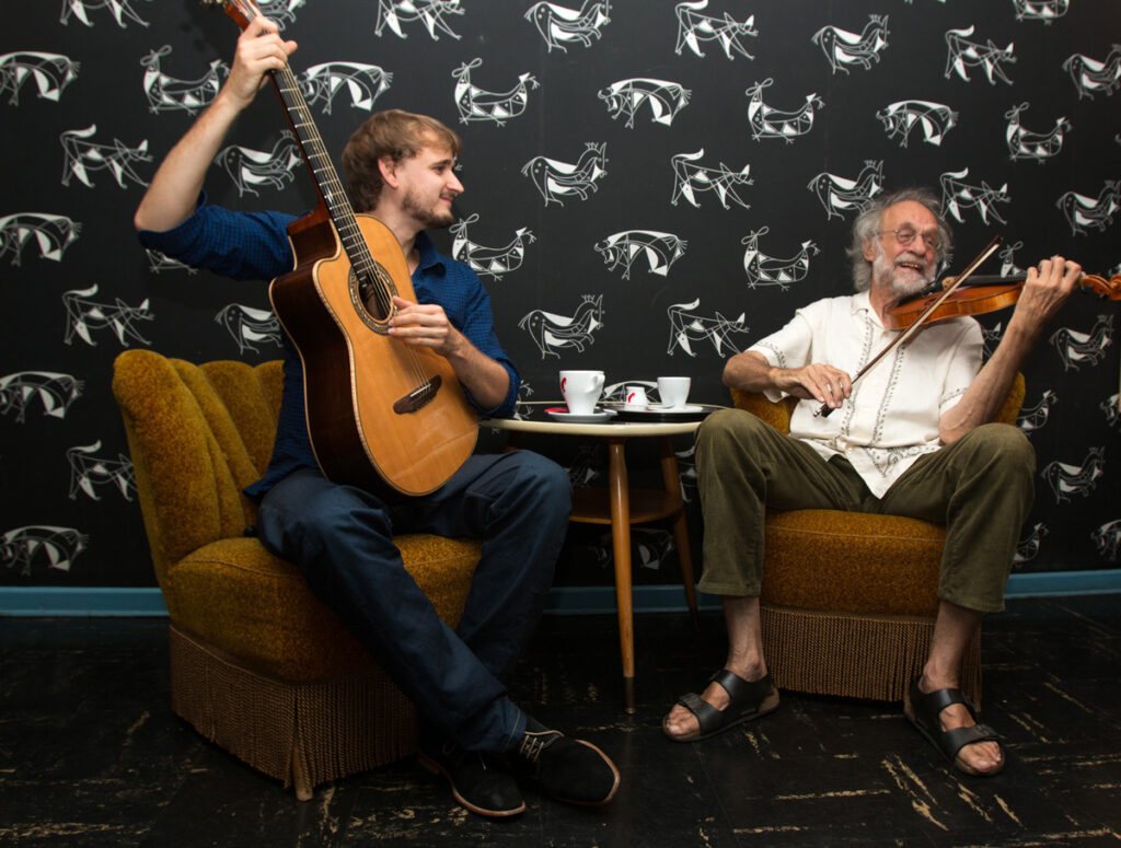 Klaus der Geiger und Marius Peters